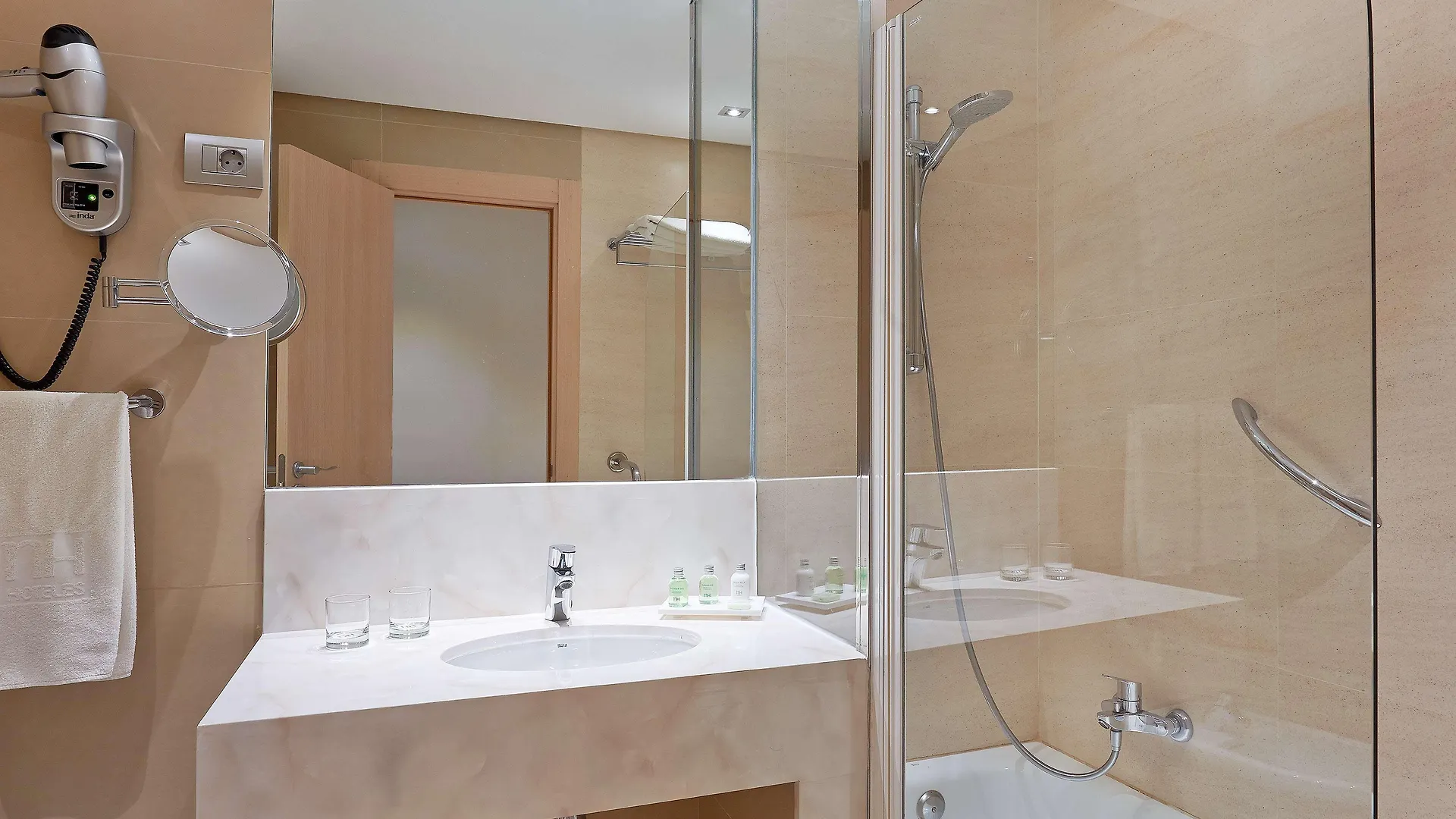 Hotel Nh Bilbao Deusto 3*,